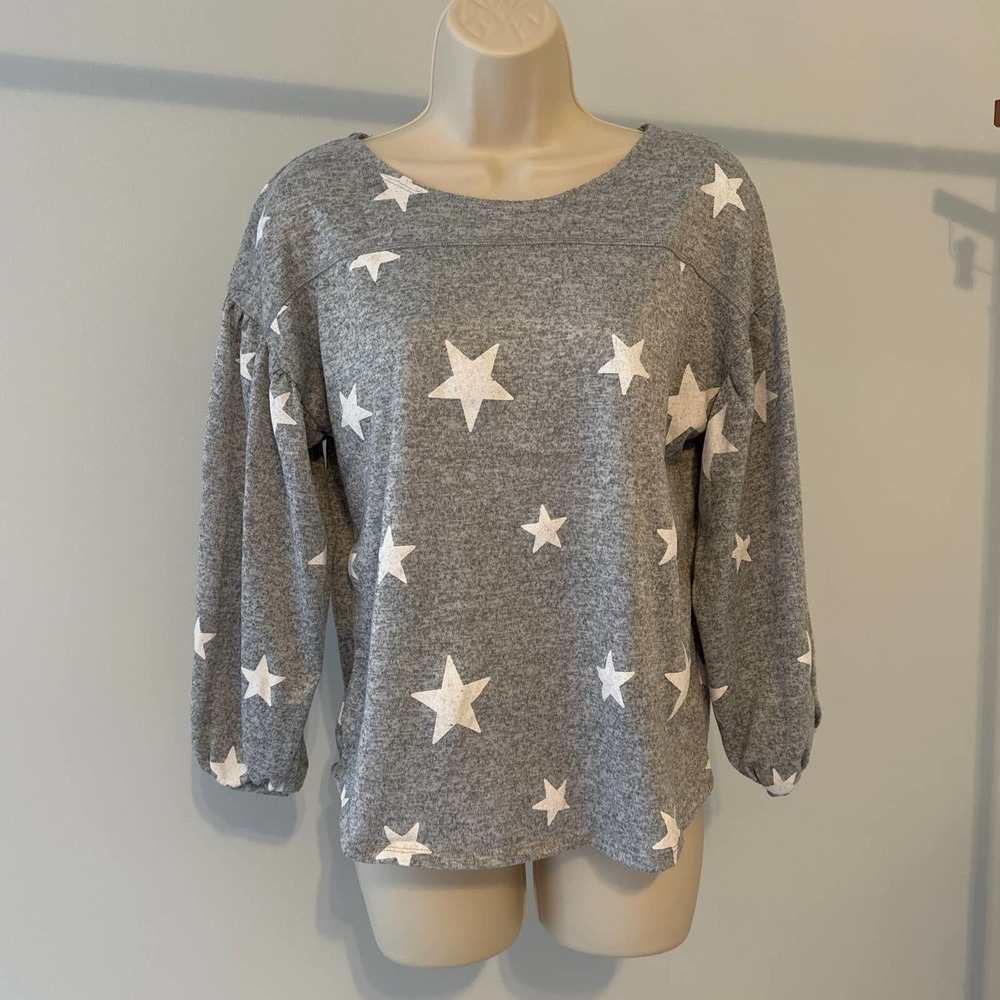 Mada Grey‎ White Stars Puff Sleeve Top Size Medium Pre-owned
